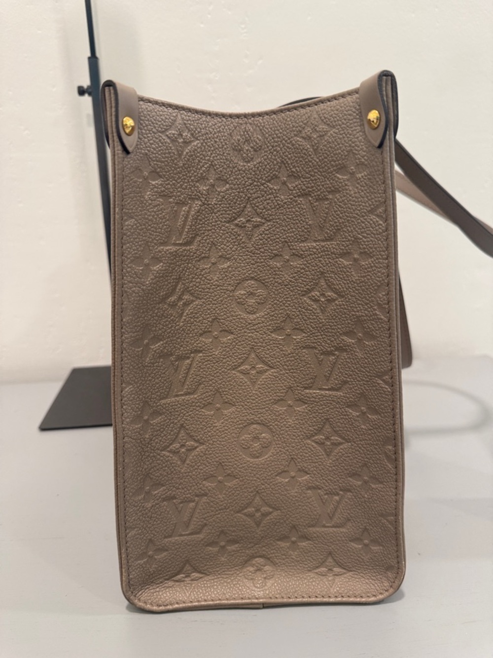 Louis Vuitton Empreinte MM Monogram OnTheGo Tote - Picture 3 of 10